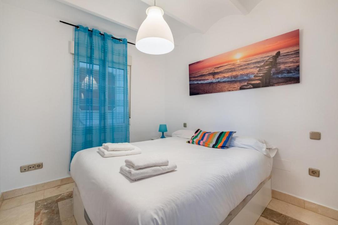 2 Bedroom 1 Bathroom Furnished - Sol - Cozy Vintage - Mintystay Madrid Bagian luar foto